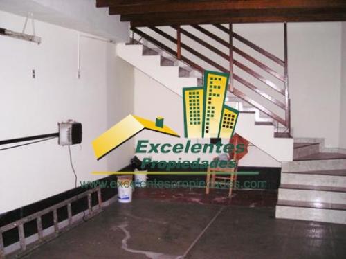 Se vende excelente Casa en Laureles (3la952)