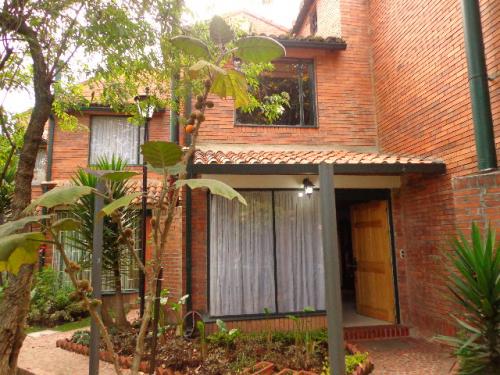 VENDO CASA TEJARES DEL NORTE