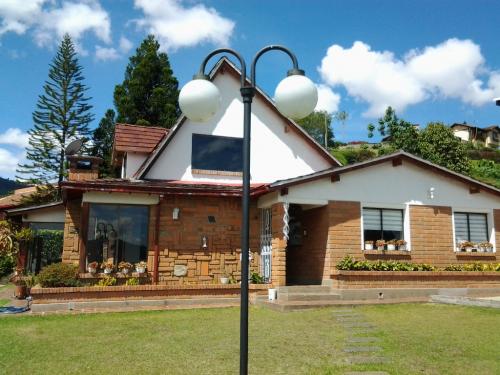 Casa campestre en El Retiro, unidad cerrada