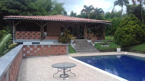Vendo casa en condominio campestre de Combia