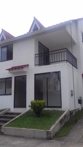 Vendo hermosa casa 3 niveles esquinera en excelente conjunto residencial