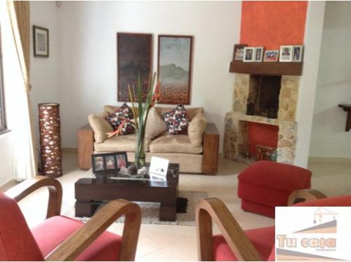 CASA EN LA DOCTORA EN CONJUNTO CERRADO. ASI ES TU CASA