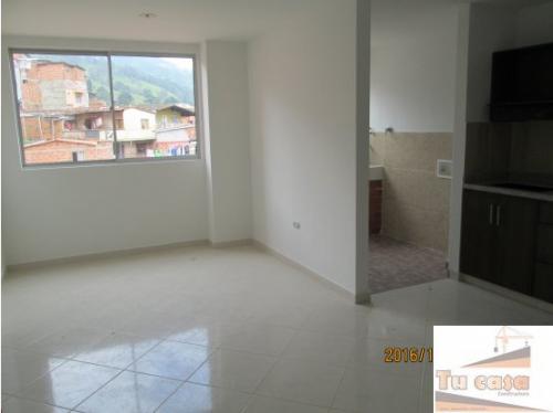 APARTAMENTO EN CALDAS DE 2 HABITACIONES POR LA LOCERIA. ASI ES TU CASA