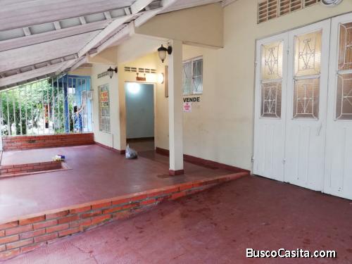 SE VENDE CASA EN LÉRIDA TOLIMA, BIEN UBICADA, AMPLIA, AGRADABLE, 200MTS2 ÁREA TERRENO