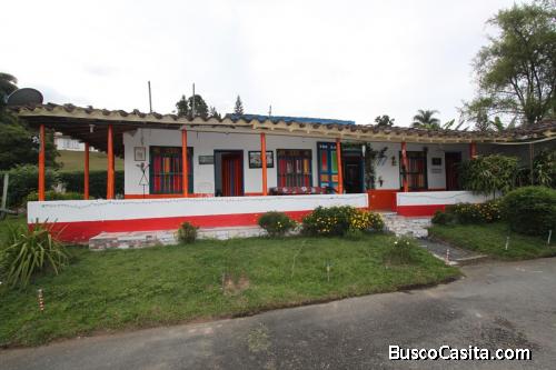 Casa Lote en zona industrial 1.300M²