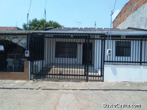 VENDO CASA GIRARDOT