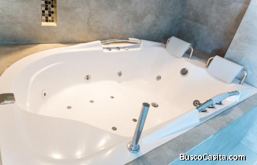 EXCLUSIVO APARTAMENTO EN VENTA CON JACUZZI INTERNO Y VISTA AL MAR