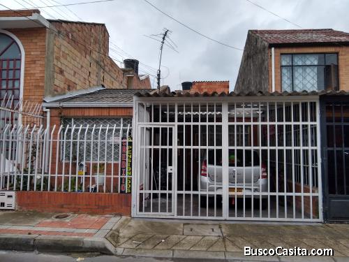 CASA EN VENTA CON LICENCIA Y PLANOS