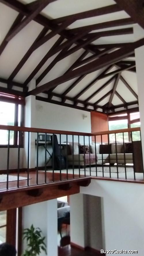 ENCENILLOS DE SINDAMANOY CASA ESPAÑOLA UN PISO 2 NIVELES 247.60 MTS , LOTE 1200 METROS  REMODELADA 