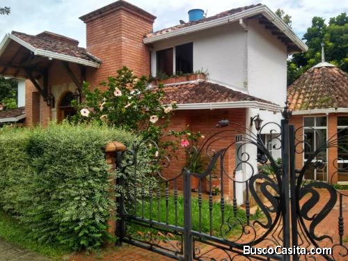 CASA CAMPESTRE DETRAS PONTIFICIA