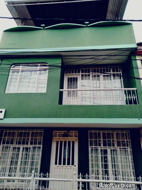 Venta de Casa de Dos Pisos con Terreza 