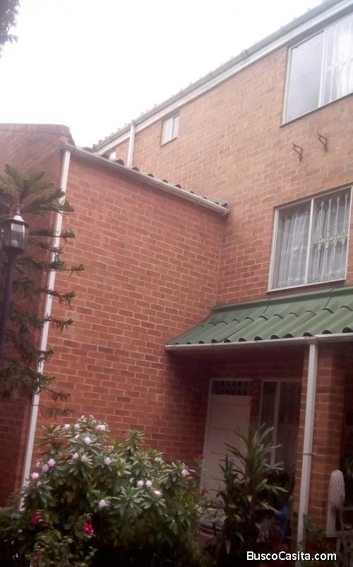 Casa en venta en el norte de Bogota, Sector colina campestre barrio mazuren