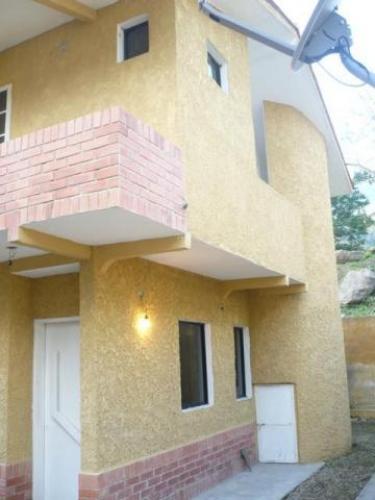 Caraboboinmuebles vende townhouse en naguanagua la entrada Codigo MLS #09-7766