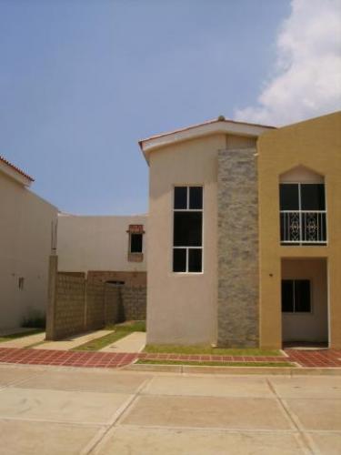 Venta Villa Cerrada Ampliable a Su Gusto Av Goajira 11-6243