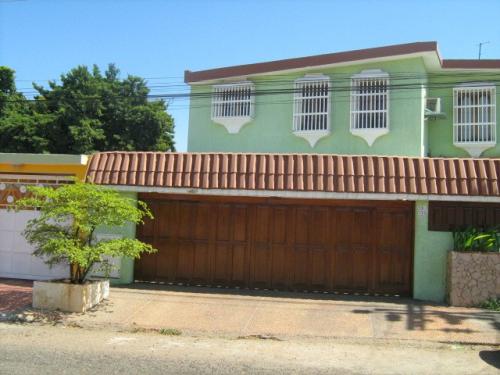 CASA EN VENTA MARACAIBO SECTOR LA LIMPIA OSCAR ROMERO