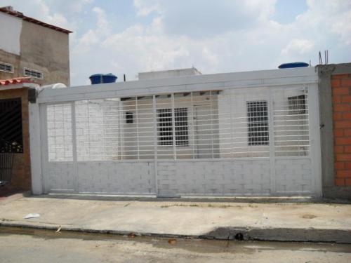 Quieres Comprar tu casa en Turmero?? Tengo la Perfecta!! 800000 BsF