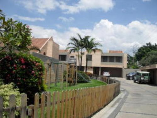 Tonwhouse en Venta La Granja  Edo Carabobo cód. 11-7116