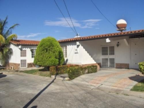 VENTA de bella CASA en CABUDARE, Santa Cecilia 11-7375