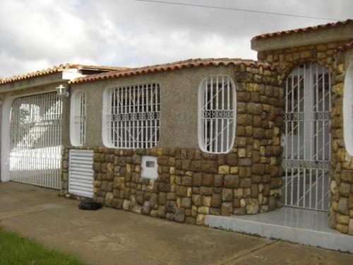 rentahouse Guayana vende Casa en Villa Asia  Puerto Ordaz MLS # 10-1505