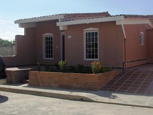 VENTA de bella CASA en CABUDARE a estrenar 11-648