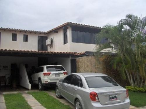 VENTA de hermosa casa en CABUDARE 11-7421