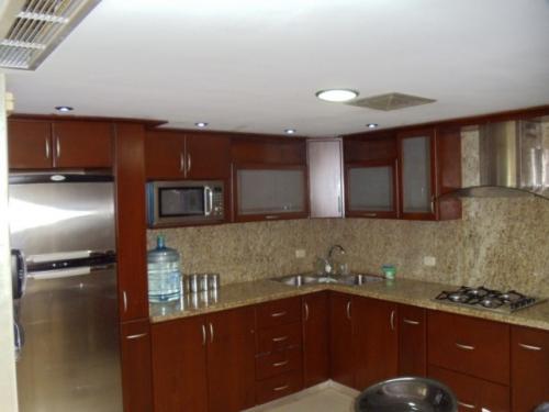 TOWNHOUSE EN VENTA MARACAIBO FUERZAS ARMADAS OSCAR ROMERO