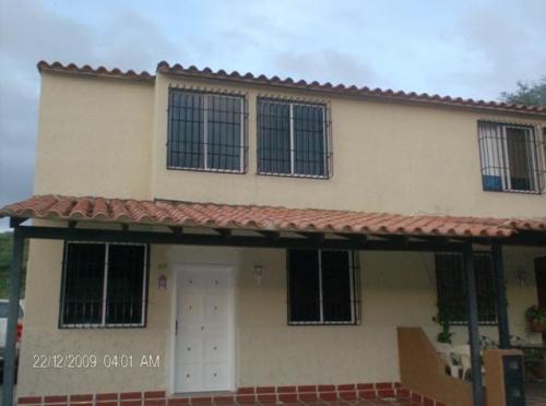 VENTA de bella CASA en BARQUISIMETO, Este 11-7302 