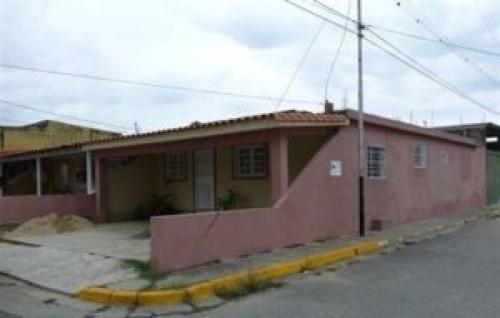 VENTA de bella CASA en CABUDARE 12-940