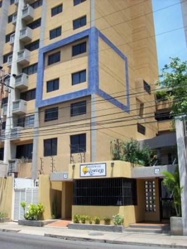 VENDO BELLO APARTAMENTO AMOBLADO EN RES. AZULEJOS LECHERIA