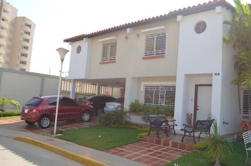 townhouse en venta Maracaibo el milagro Oscar romero