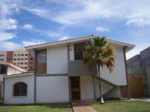 Venta de Acogedora Casa ubicada al este de la Ciudad de Barquisimeto