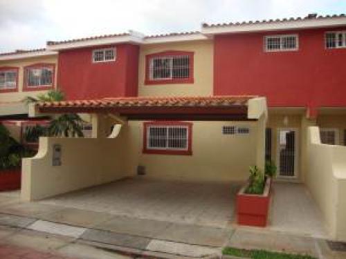 Venta de Casa en la Rosaleda-Barquisimeto en Conjunto Privado
