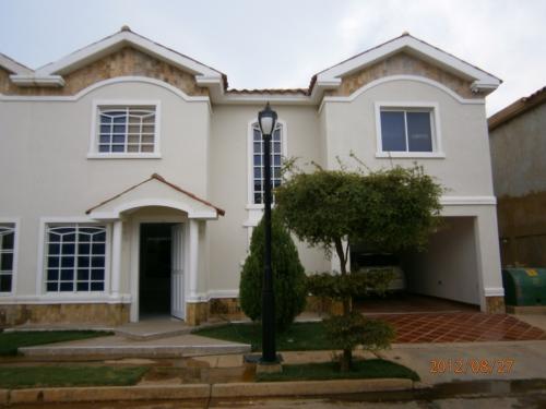 Townhouse en venta Maracaibo Av.Fuerzas Armadas Remaxmillenium