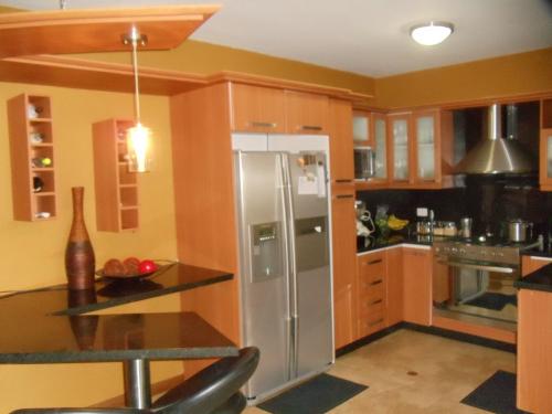 townhouse en venta av el milagro Maracaibo oscar romero