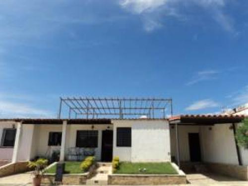 Venta de casa en Conjunto privado en Cabudare