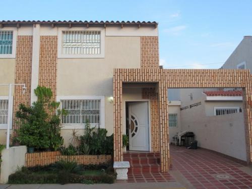 Townhouse en venta ubicado en Lago Mar Beach Remaxmillenium