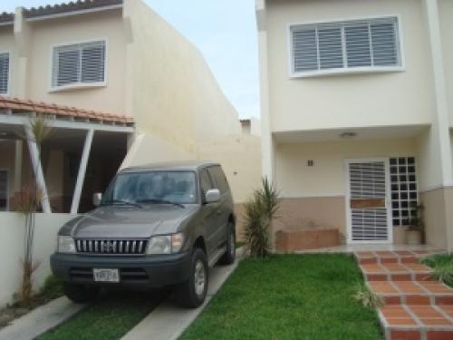 VENTA de CASA en CABUDARE-AV. INTERCOMUNAL