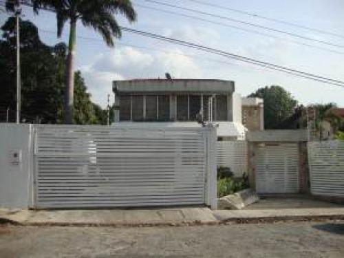 Venta de Quinta remodelada completamente al Este de Barquisimeto