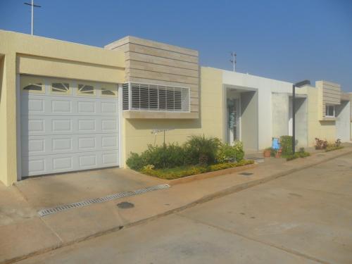 Townhouse en venta Maracaibo sector Canaima Remaxmillenium
