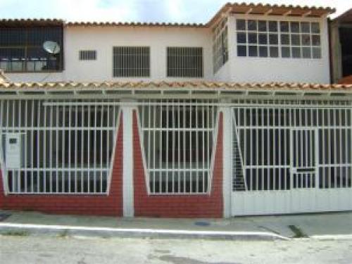 Venta de Casa-Quinta Remodelada al Este de Barquisimeto 