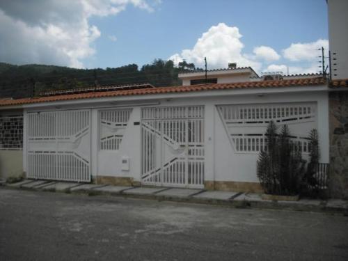 Casa en Venta Naguanagua Carabobo El Cafetal lha 13-3664