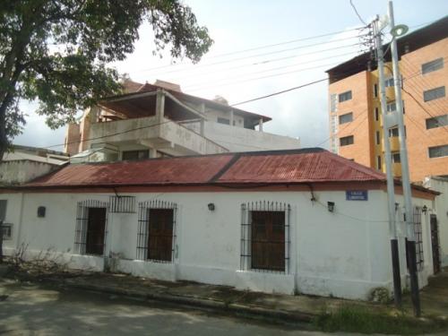 CASA TIPO POSADA EN VENTA TUCACAS‏