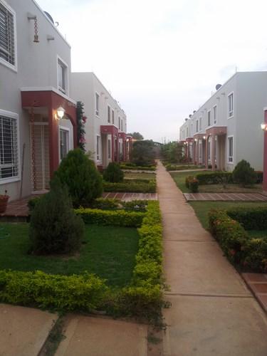 Towhouse en gris en Villa cerrada