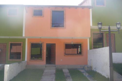 DE OPORTUNIDAD SE VENDE TOWN HOUSE