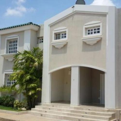 Casa en Villa Sector Fuerzas Armadas  