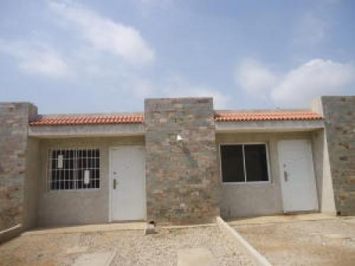 14-4193 TOWNHOUSE EN VENTA EN MARACAIBO,ZONA NORTE