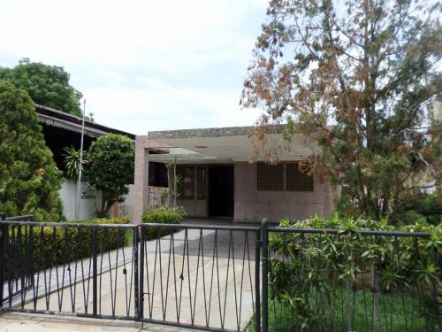 Casa ubicada en la Av 10 Sector Veritas