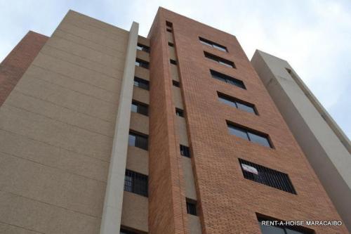 Cód. 14-9383. Apartamento en Venta en Maracaibo. Urb. Bellas Artes 
