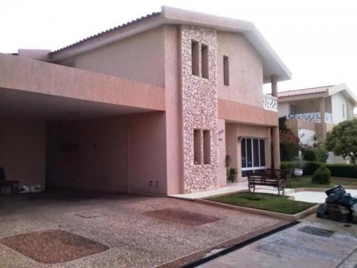 Cód. 14-8945. Casa en Venta en Maracaibo. Av. Fuerzas Armadas 