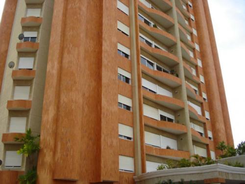 Cód. 14-10878. Apartamento en Venta en Maracaibo. Urb. La Lago 